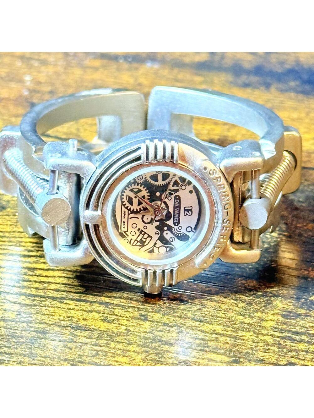 Vintage Da Vanci Spring Series Analog Streampunk Bangle Watch
